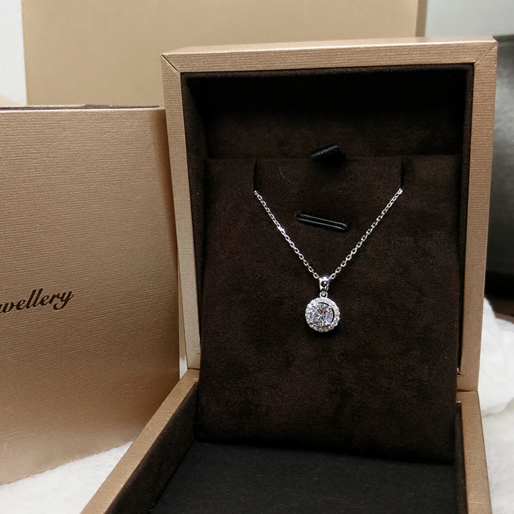 Huitan Round Zirconia Necklace