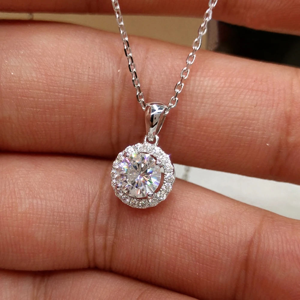 Huitan Round Zirconia Necklace