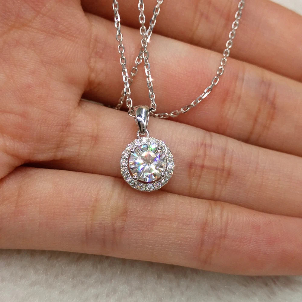 Huitan Round Zirconia Necklace